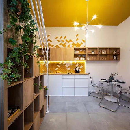 Apartament Yellow *