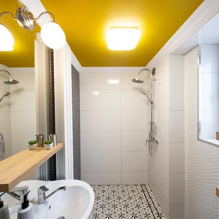 Yellow Apartament